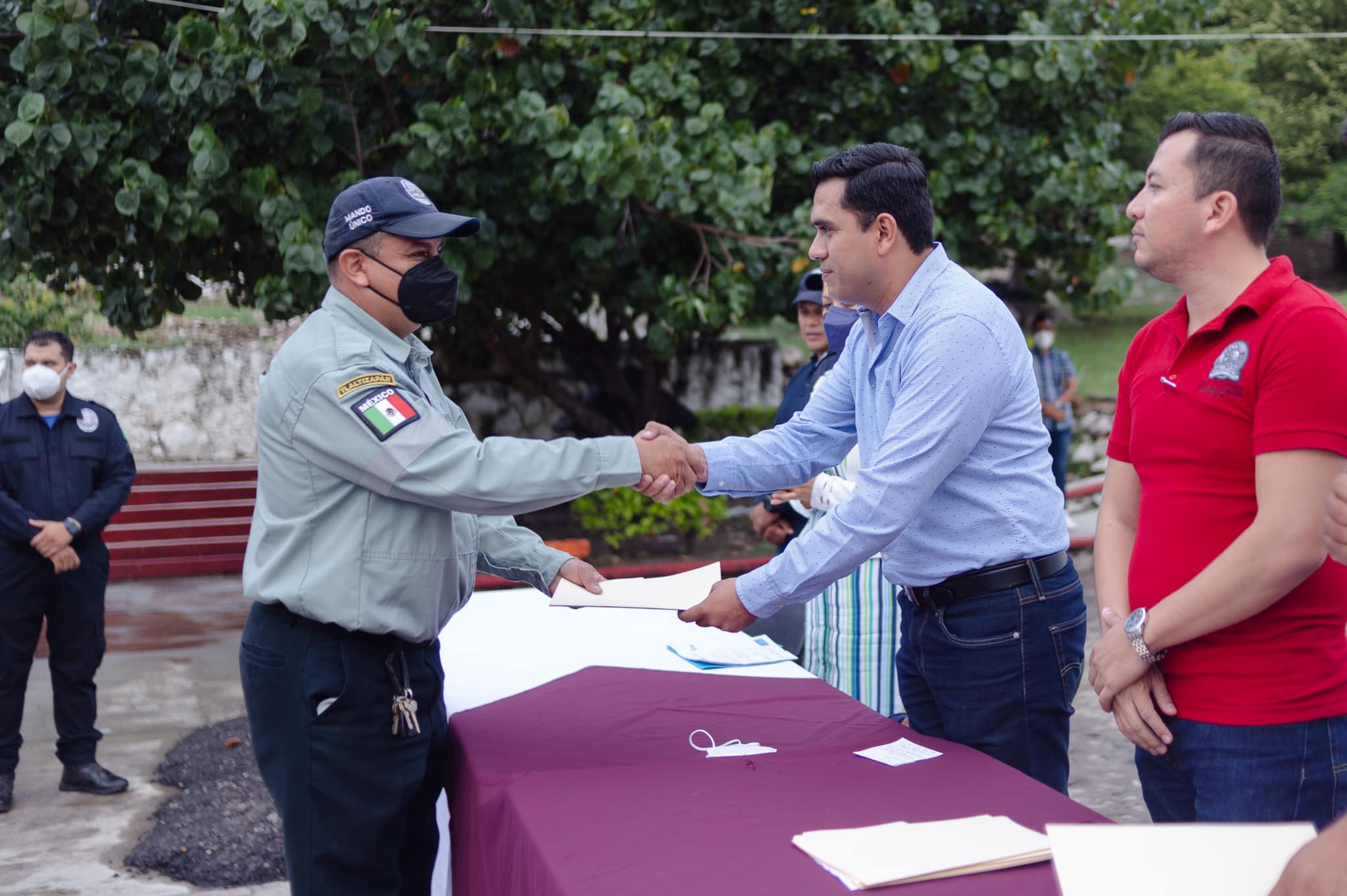 ENTREGA DE POLIZAS DE SEGURO DE VIDA A ELEMENTOS DE SEGURIDAD PÚBLICA, TRÁNSITO Y PROTECCIÓN CIVIL